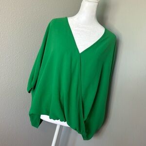 Kelly Green Lightweight Top Size M